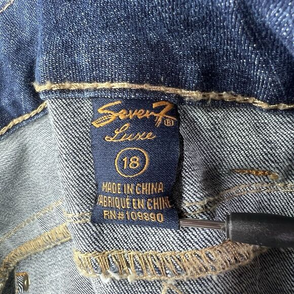 7 For All Mankind Luxe Women’s Distressed Dark Mid Rise Raw Edge Capri Size 16 - Picture 4 of 8